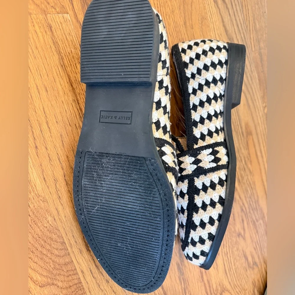 Kelly & Katie Black, White & Beige Woven Loafers - Like New!! - Picture 6 of 7